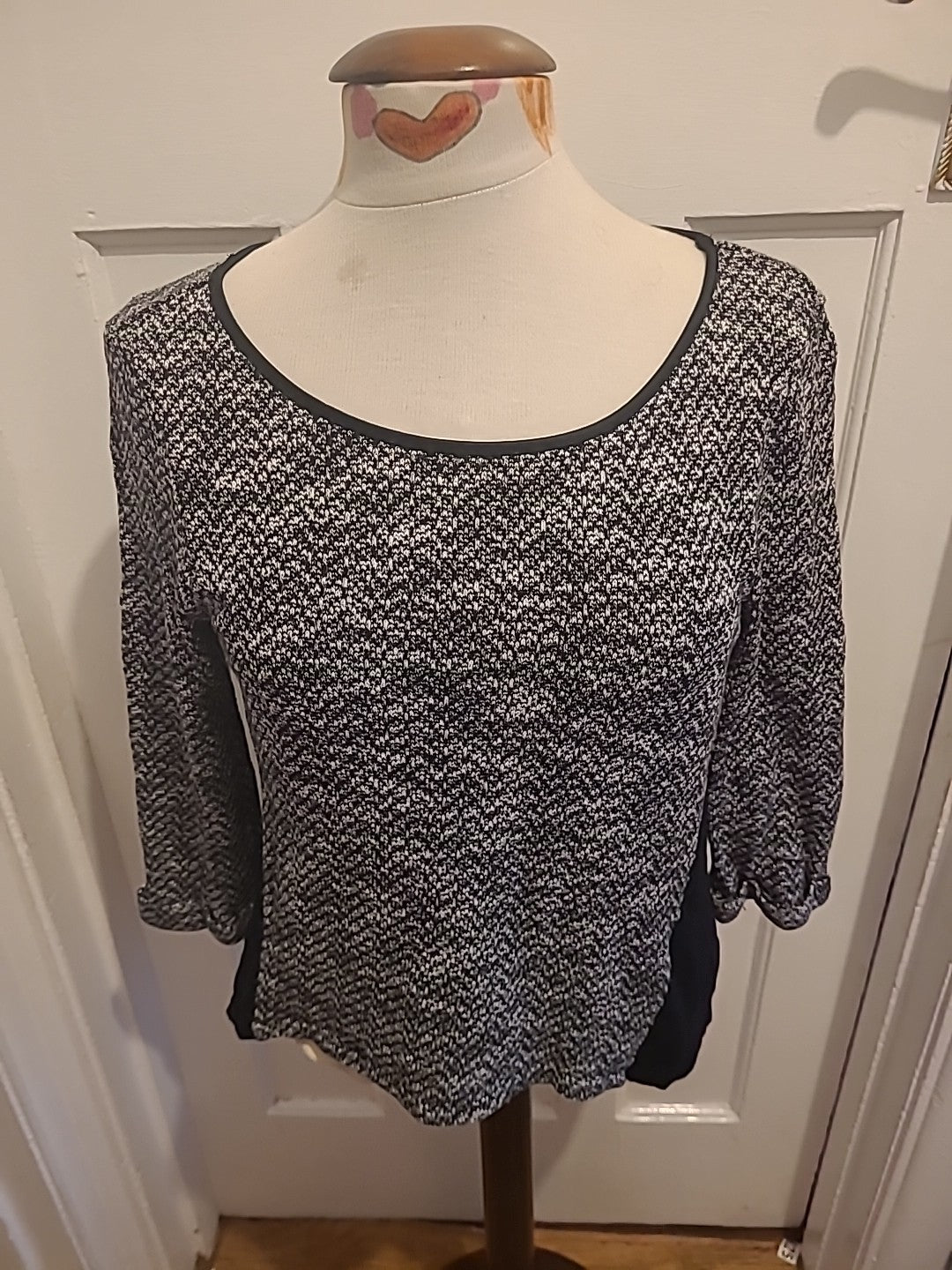 Ladies Oasis Size Medium Grey Fleck Long Sleeved Tshirt