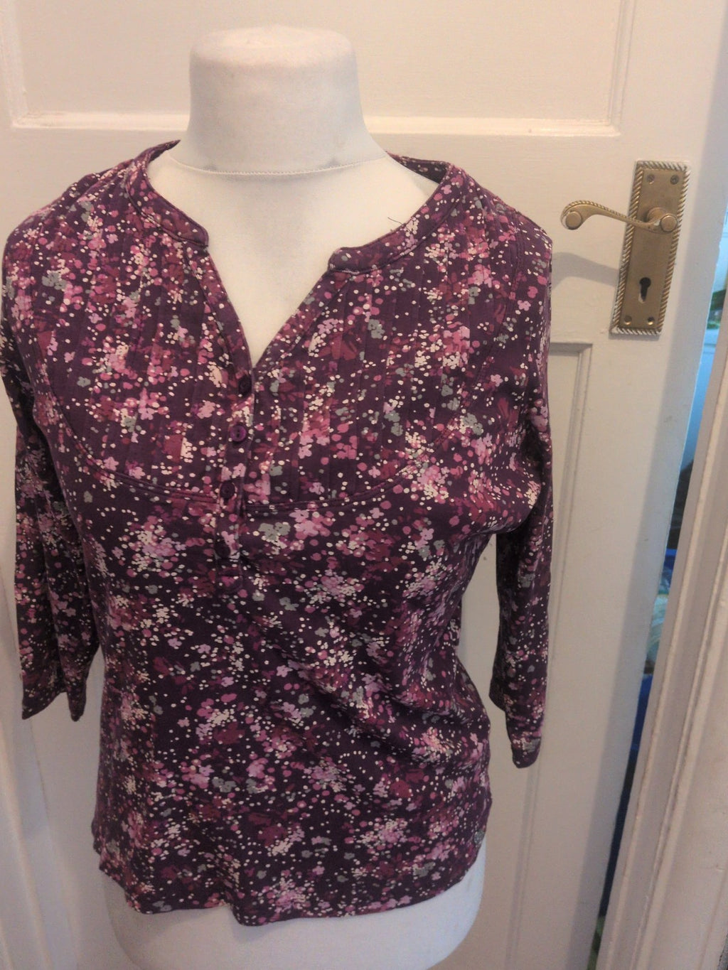 Ladies Purple Floral Top MAINE size 14 3/4 Sleeve Free Delivery