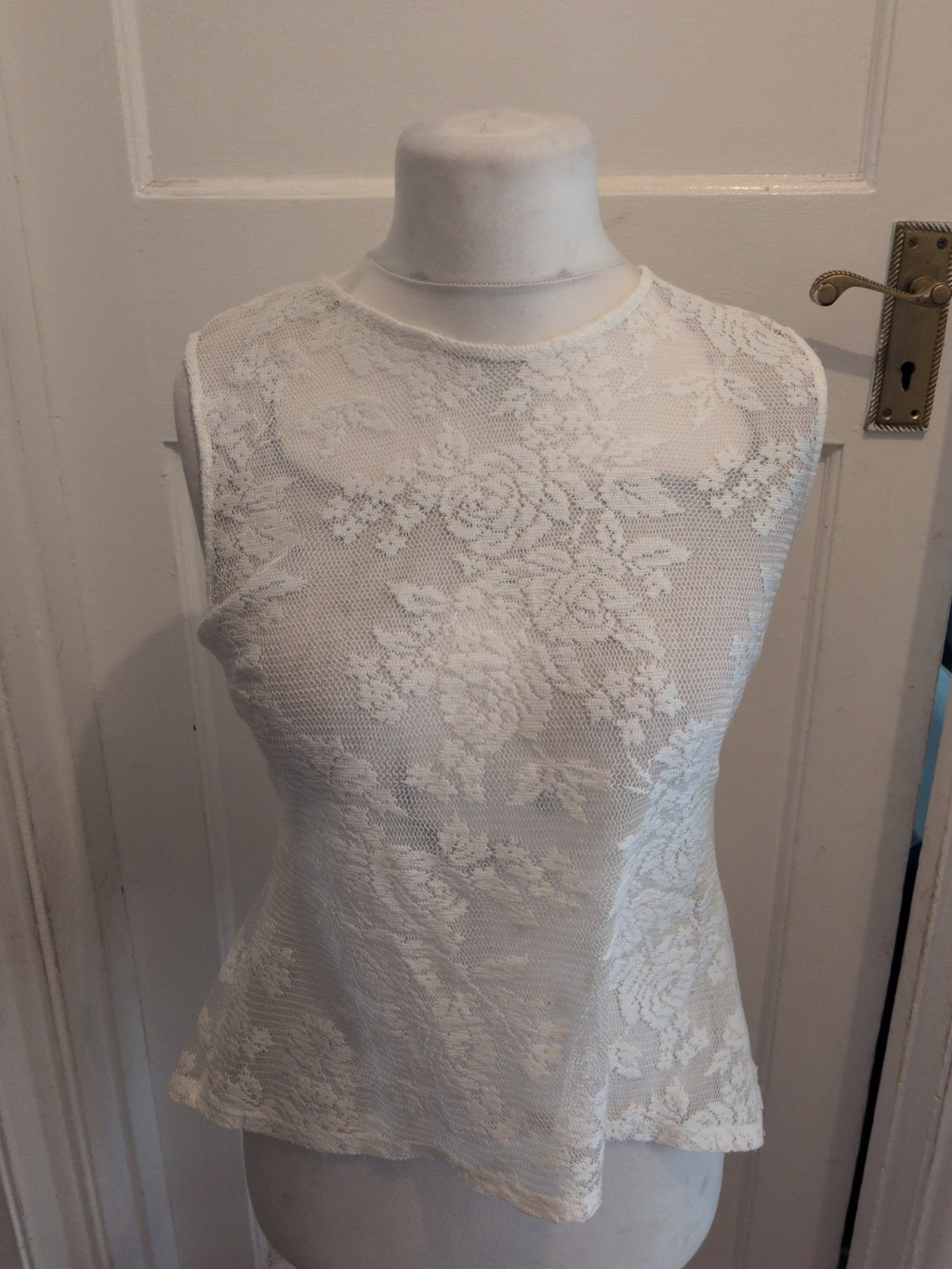 Ladies Medium White Lace See Through Short Sleeve T-shirt