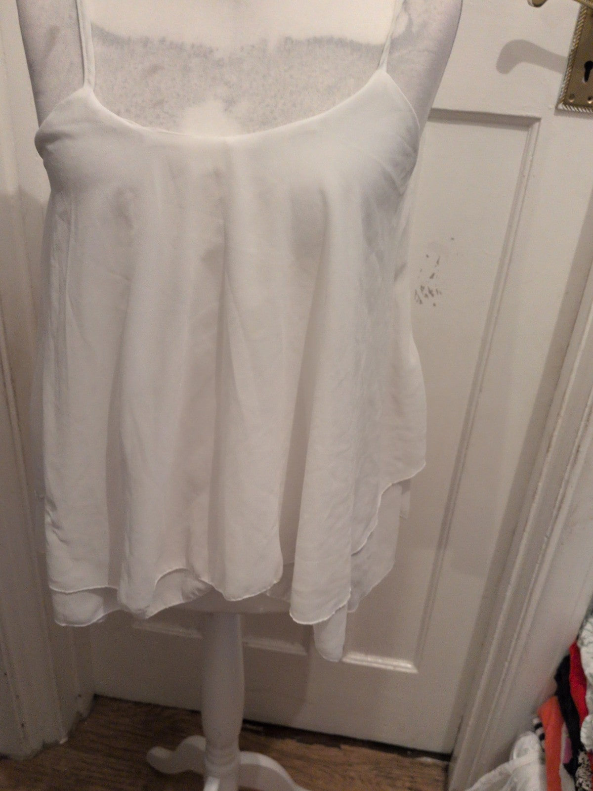 Large White Lined V Neck Blouse Sleeveless