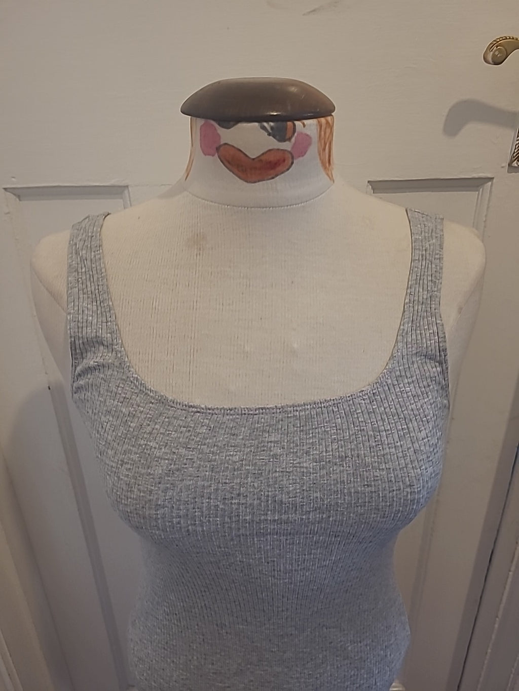 Ladies Divided Size 8-10 Grey Ribbed Sleeveless Tshirt
