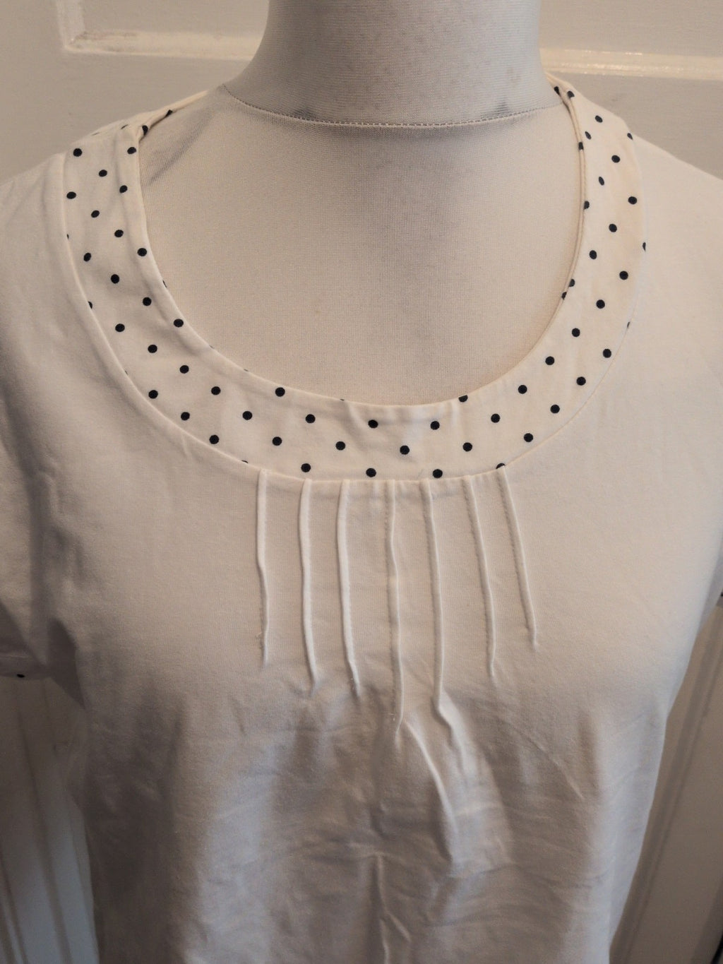 Damart 18-20 White With Polkadot Sleeve Hem T-shirt