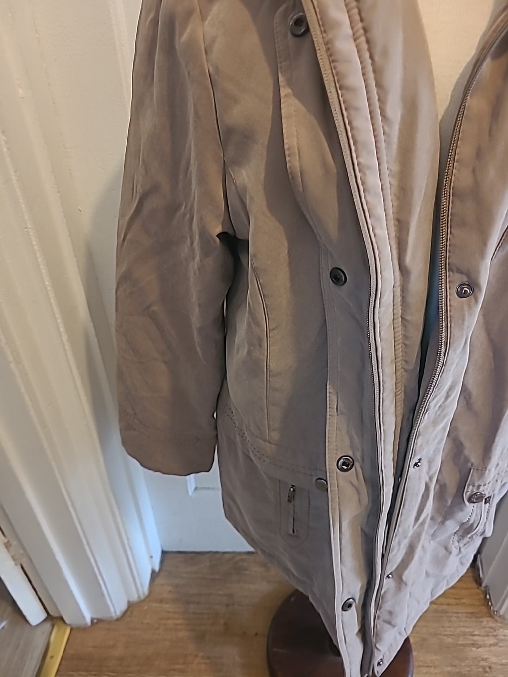 Ladies BM Collection Coat Size Med Khaki