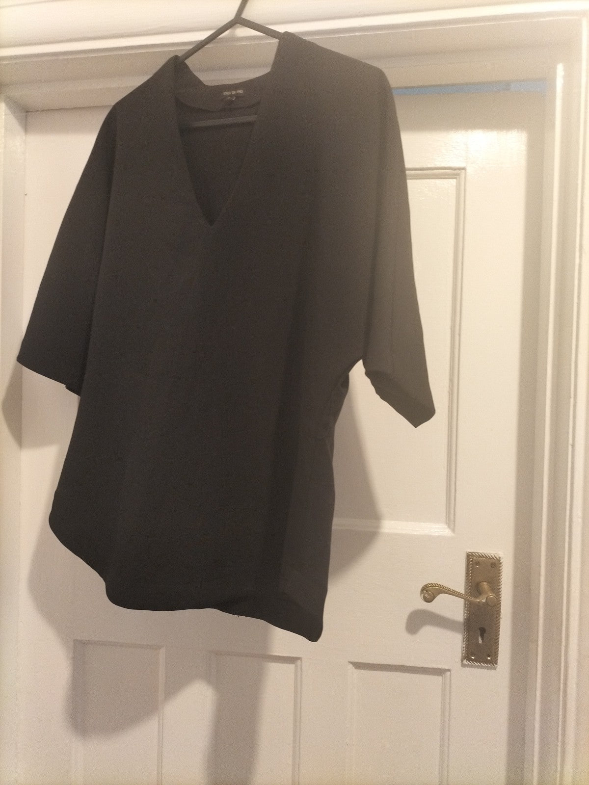 Ladies River Island Size 8 Black V Neck Short Sleeved Blouse