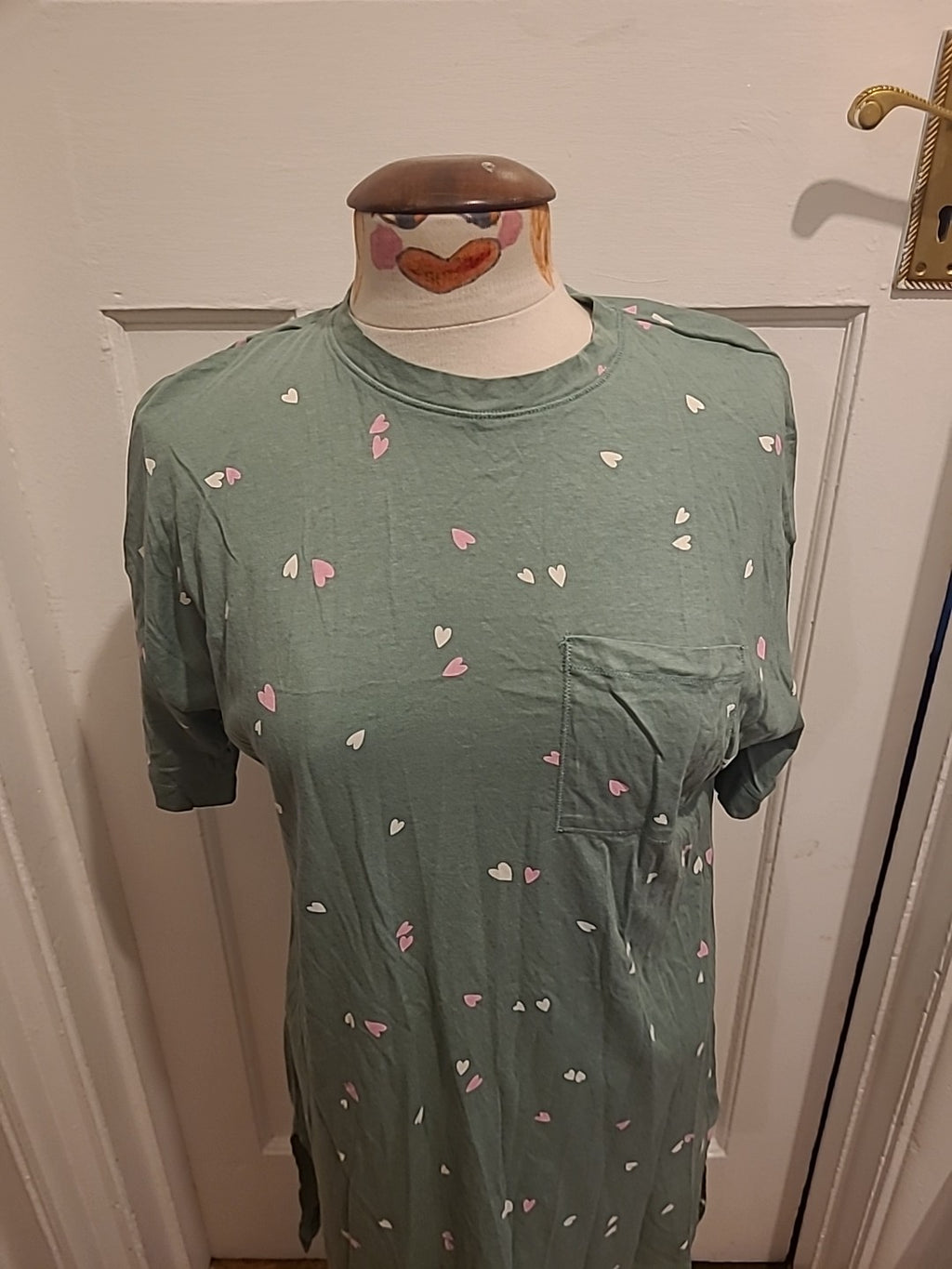 Ladies M&S Size Medium Green "Loveheart" Short Sleeved Nightwear