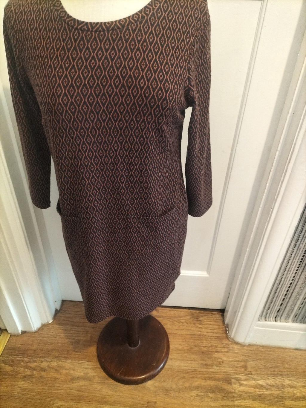 Ladies Tu Size 8 Black Brown Mid Sleeved Dress