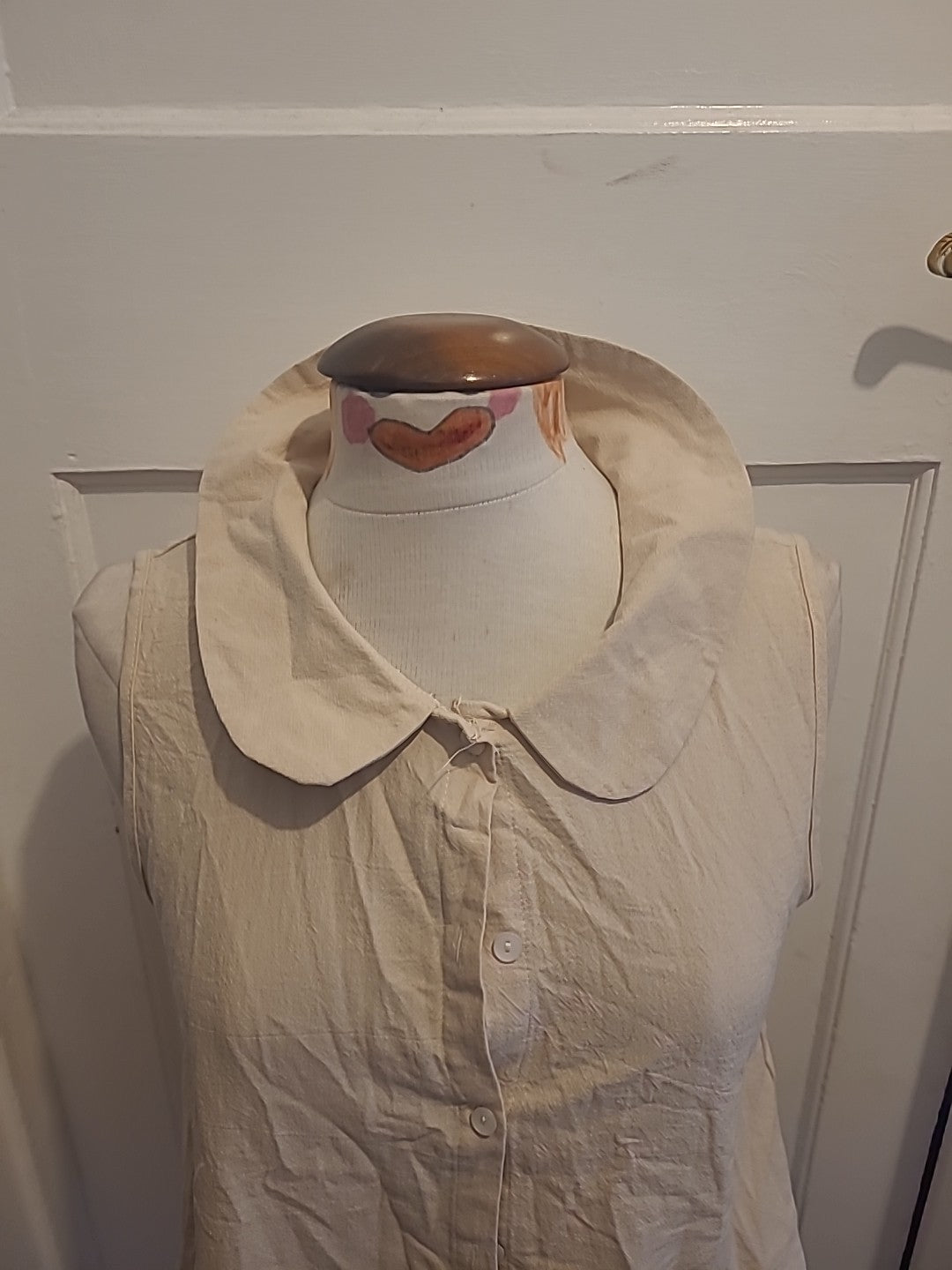 Ladies Size Small Beige Collared Sleeveless Blouse