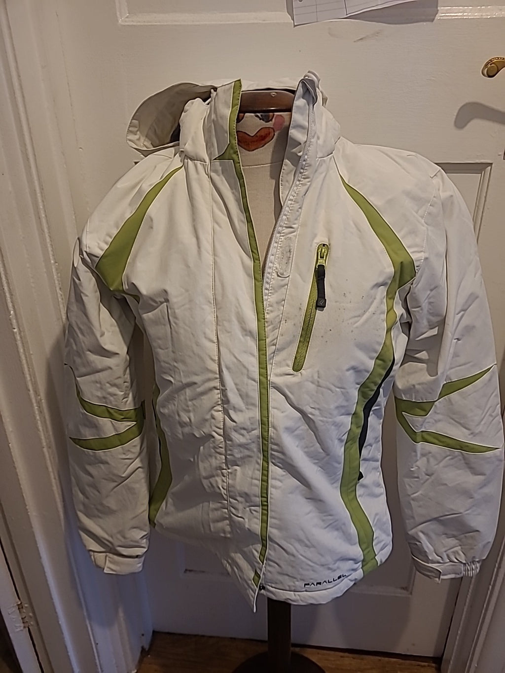 Ladies Parallel Size 12 White/Green Fleece Lined Warm Jacket(Marks On Front)