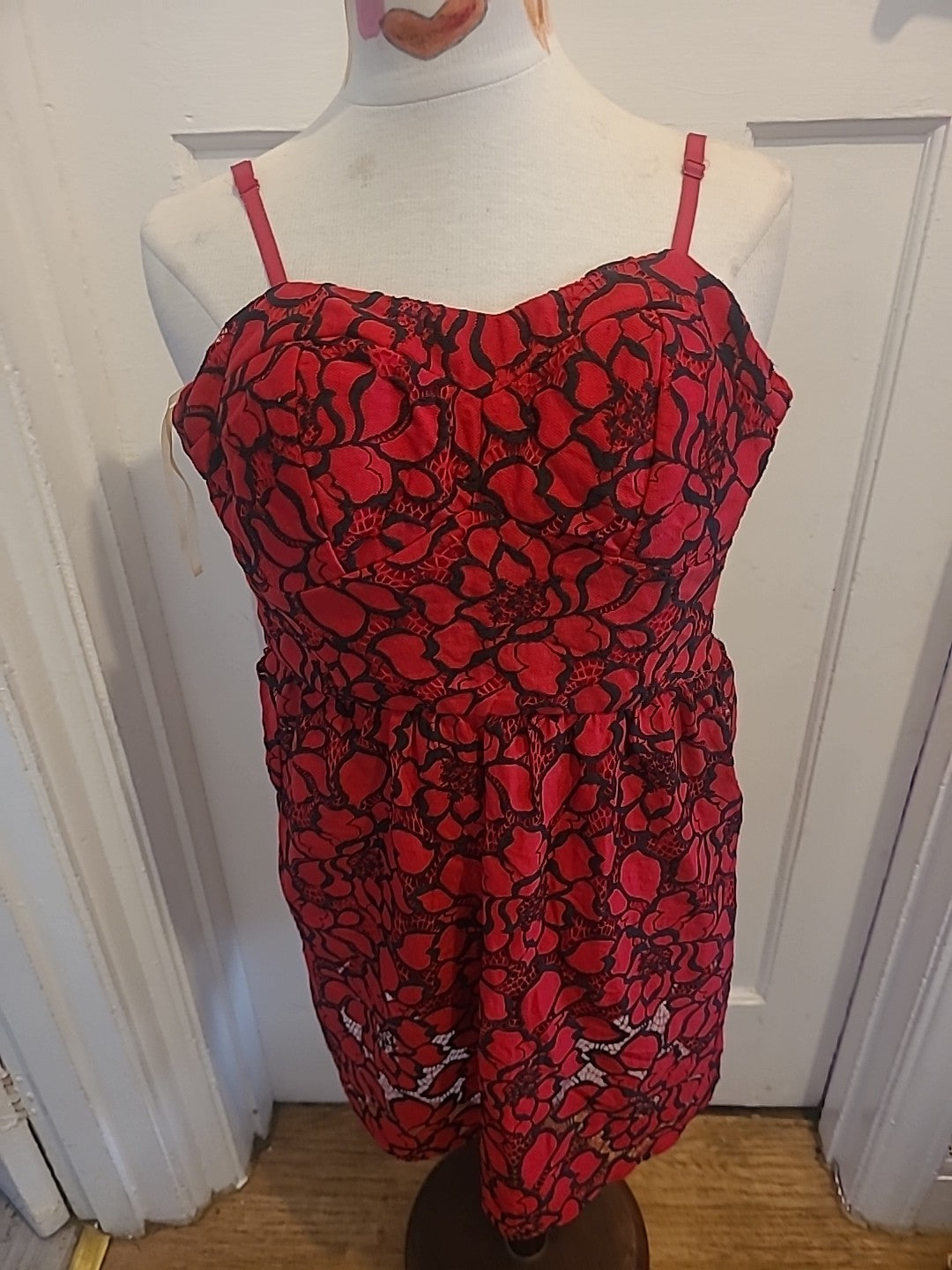 Ladies Lily Rose Size Medium Red Black Floral Padded Bust Dress