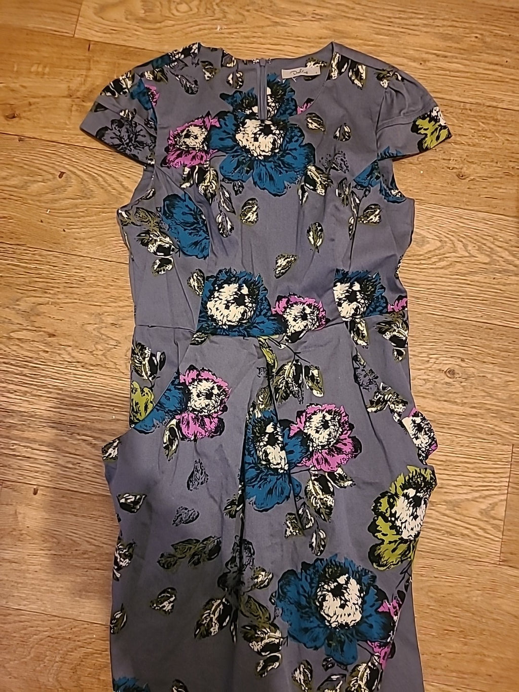 Ladies Darling Size Small Grey Floral Sleeveless Dress
