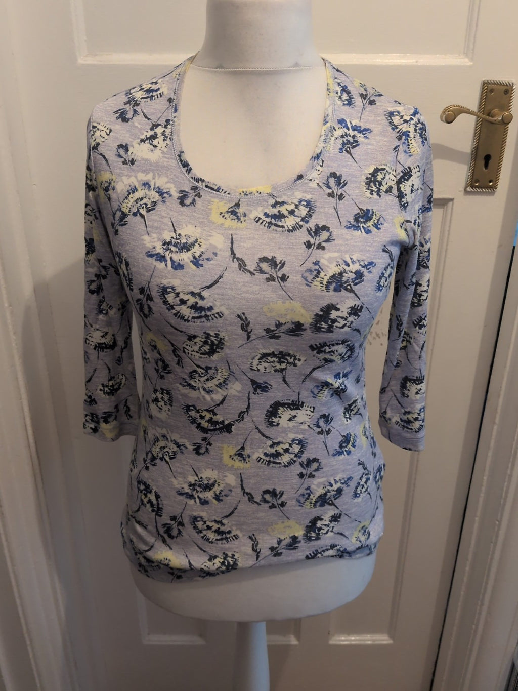Olson 10 Yellow Grey And Blue Long Sleeve Floral Blouse