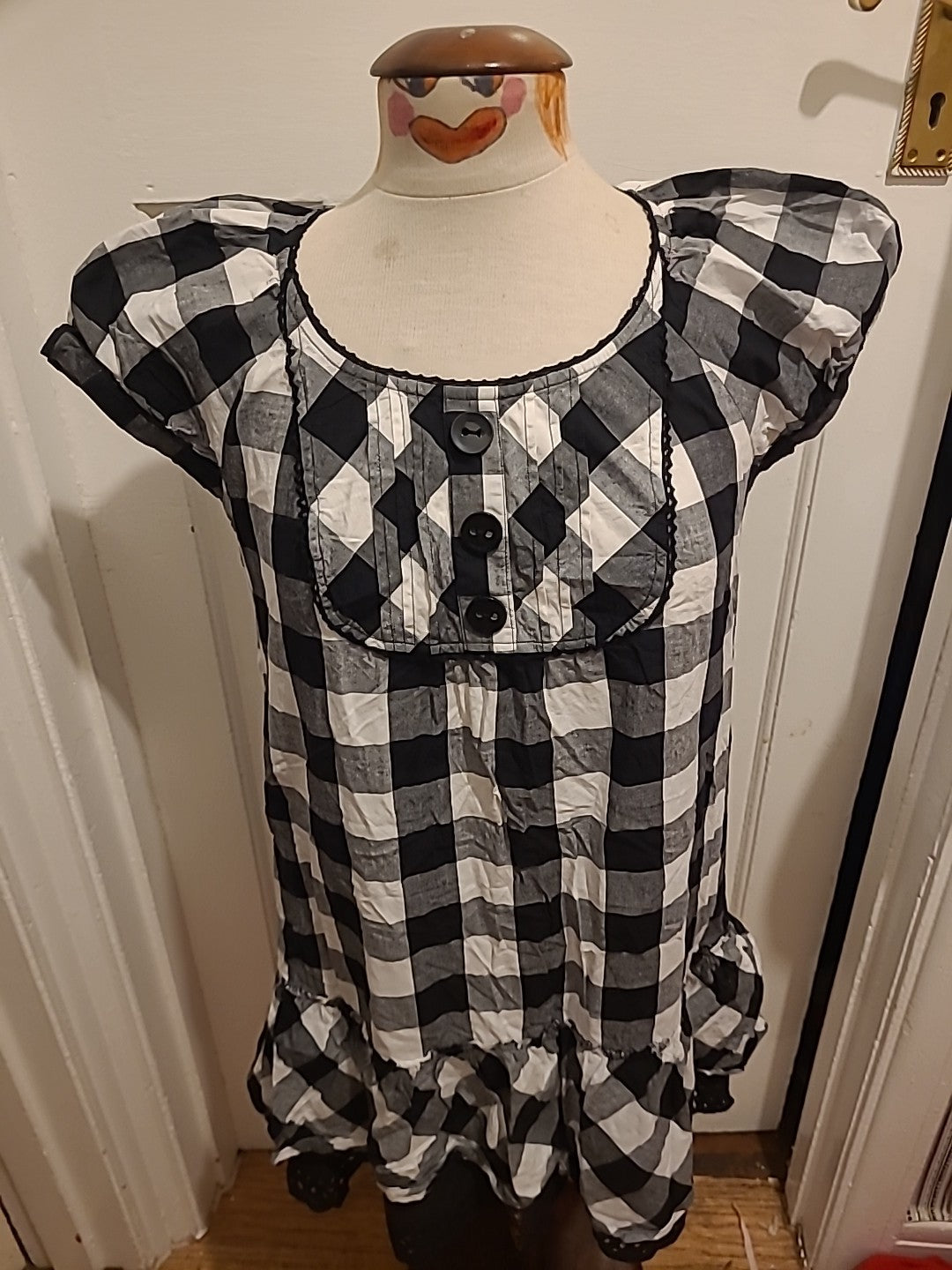 Ladies New Look Size 12 Grey/Black And White Check Short Sleeved Dress