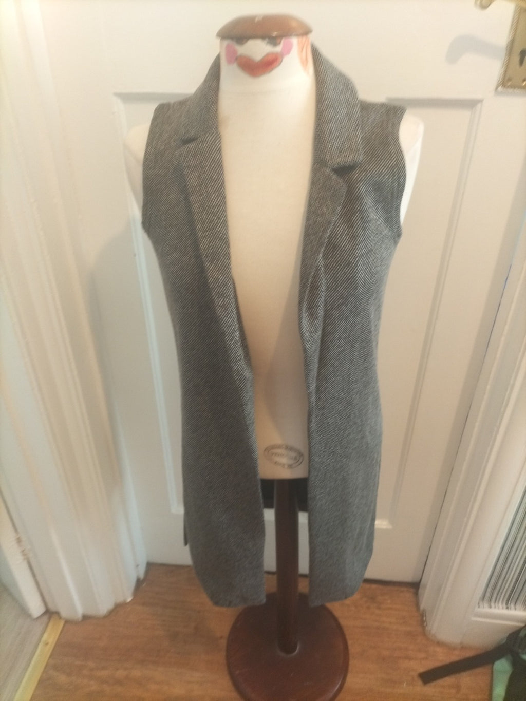 Ladies New Look Size 6 Grey Fleck Longline Sleeveless Cardigan