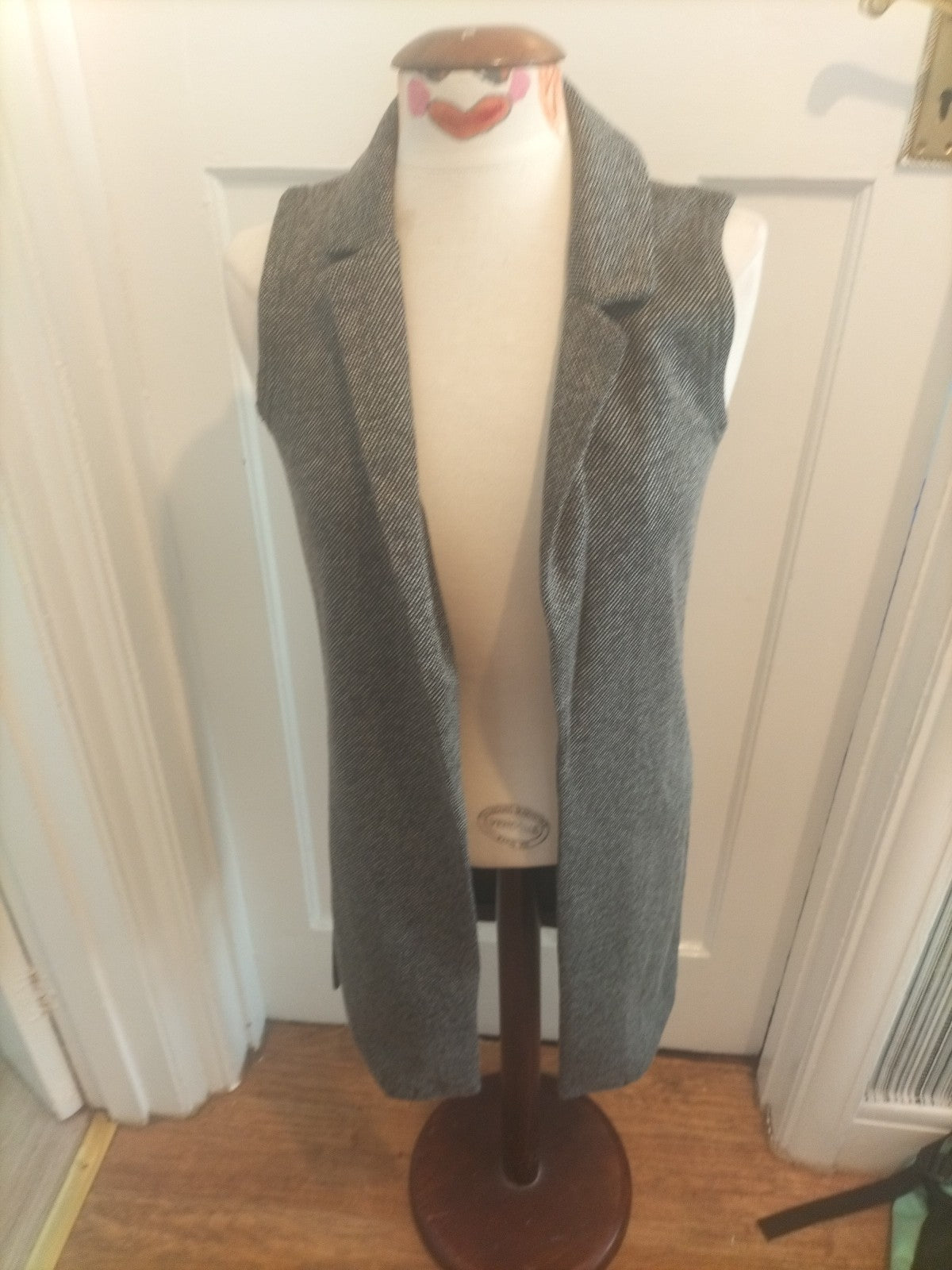 Ladies New Look Size 6 Grey Fleck Longline Sleeveless Cardigan