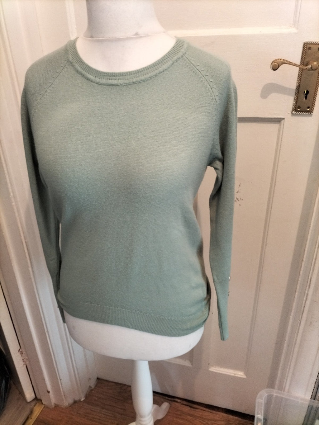 Primark 6-8 Pale Green Long Sleeve Lightweight Jumper