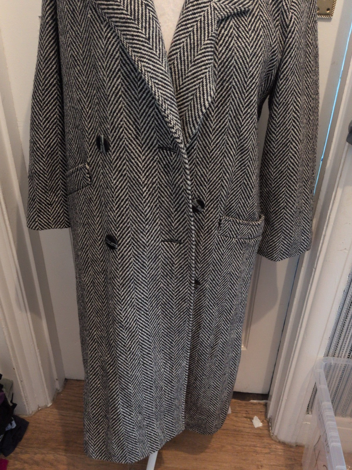 Richards 10 Black And White Long Length Lined Jacket