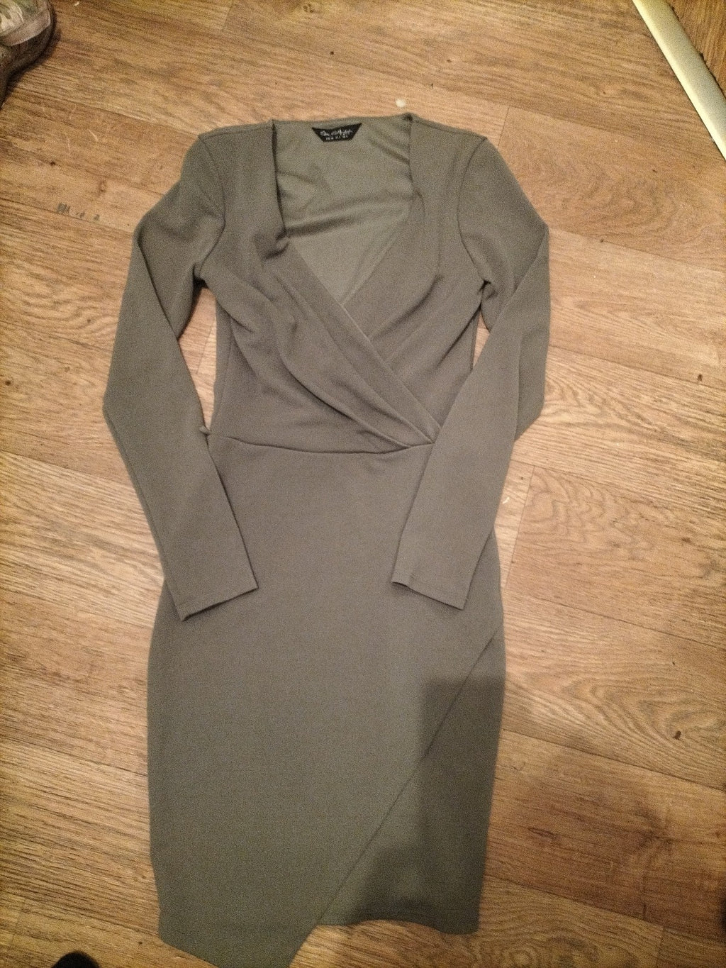 Ladies Miss Selfridge Size 6 Khaki V Neck Long Sleeved Dress