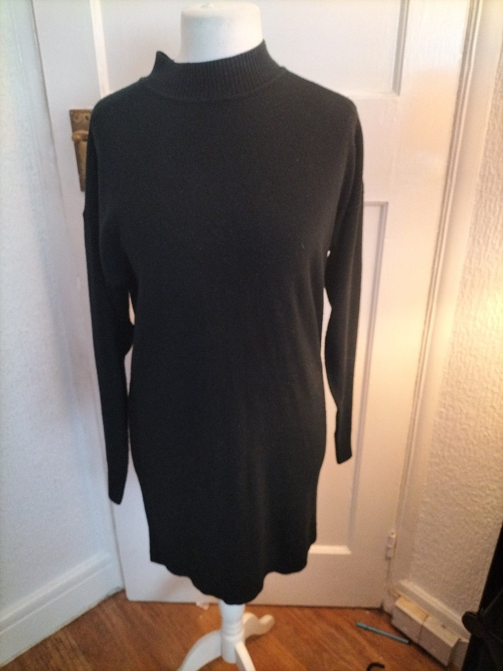 Ladies New Look Size M Black Long Sleeved Jumper Dress