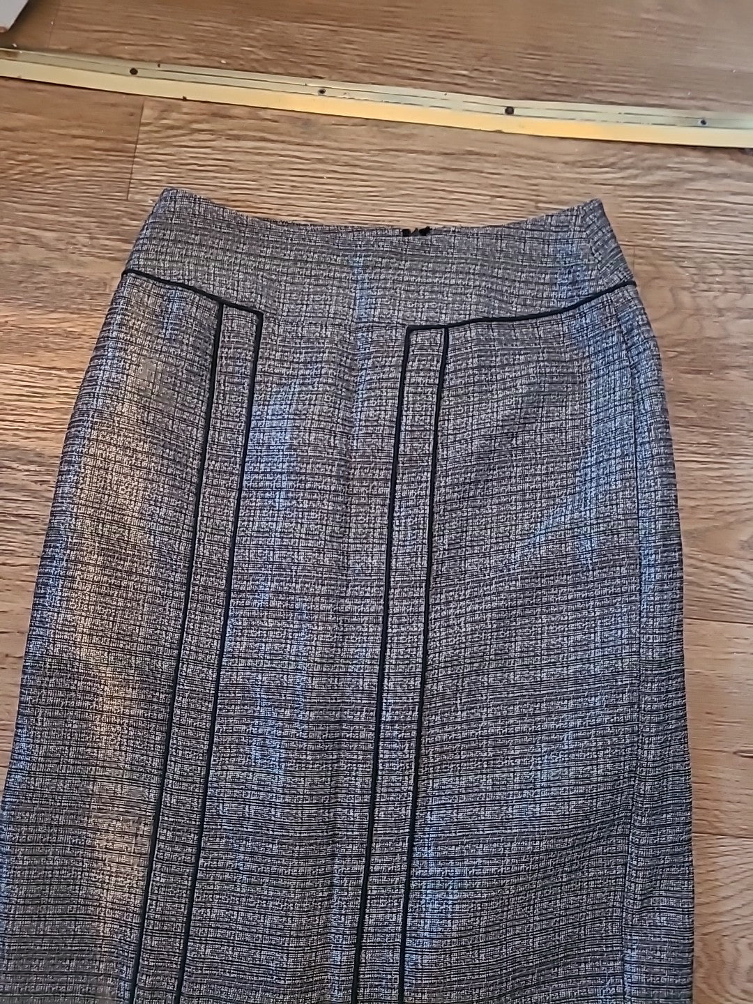 Ladies Episode Size 8 Beige Black Pencil Skirt
