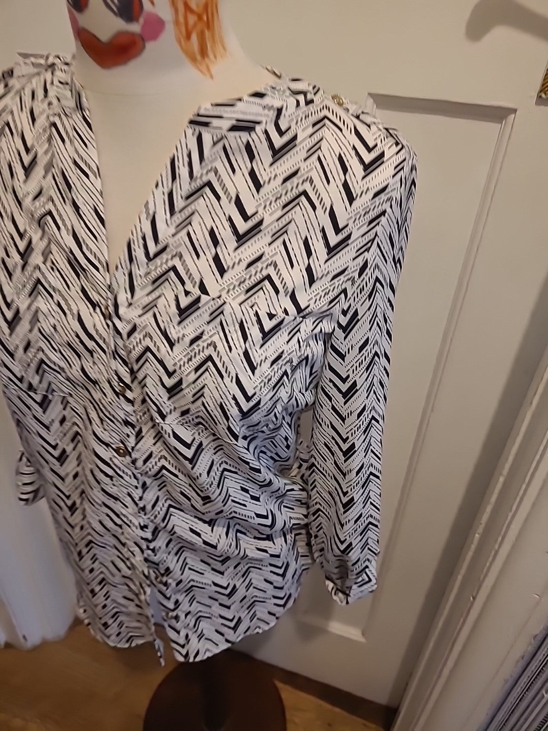 Ladies BHS Size 8 Black And White Patterned Short Sleeved Blouse