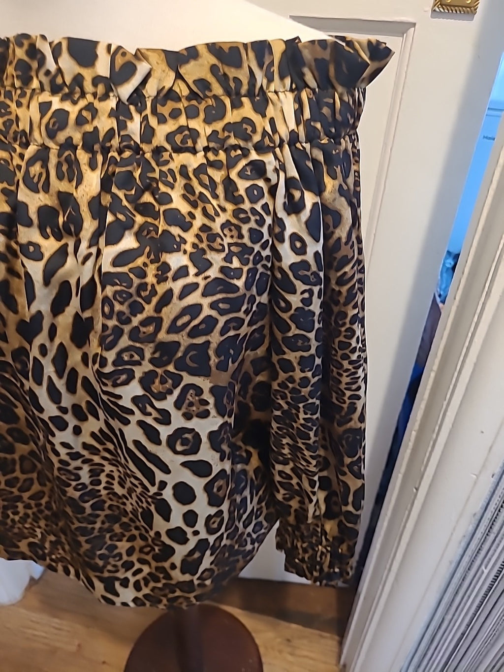 Ladies Jessica Wright Size Small Leopard Print Elasticated Hem Long Sleeved Top