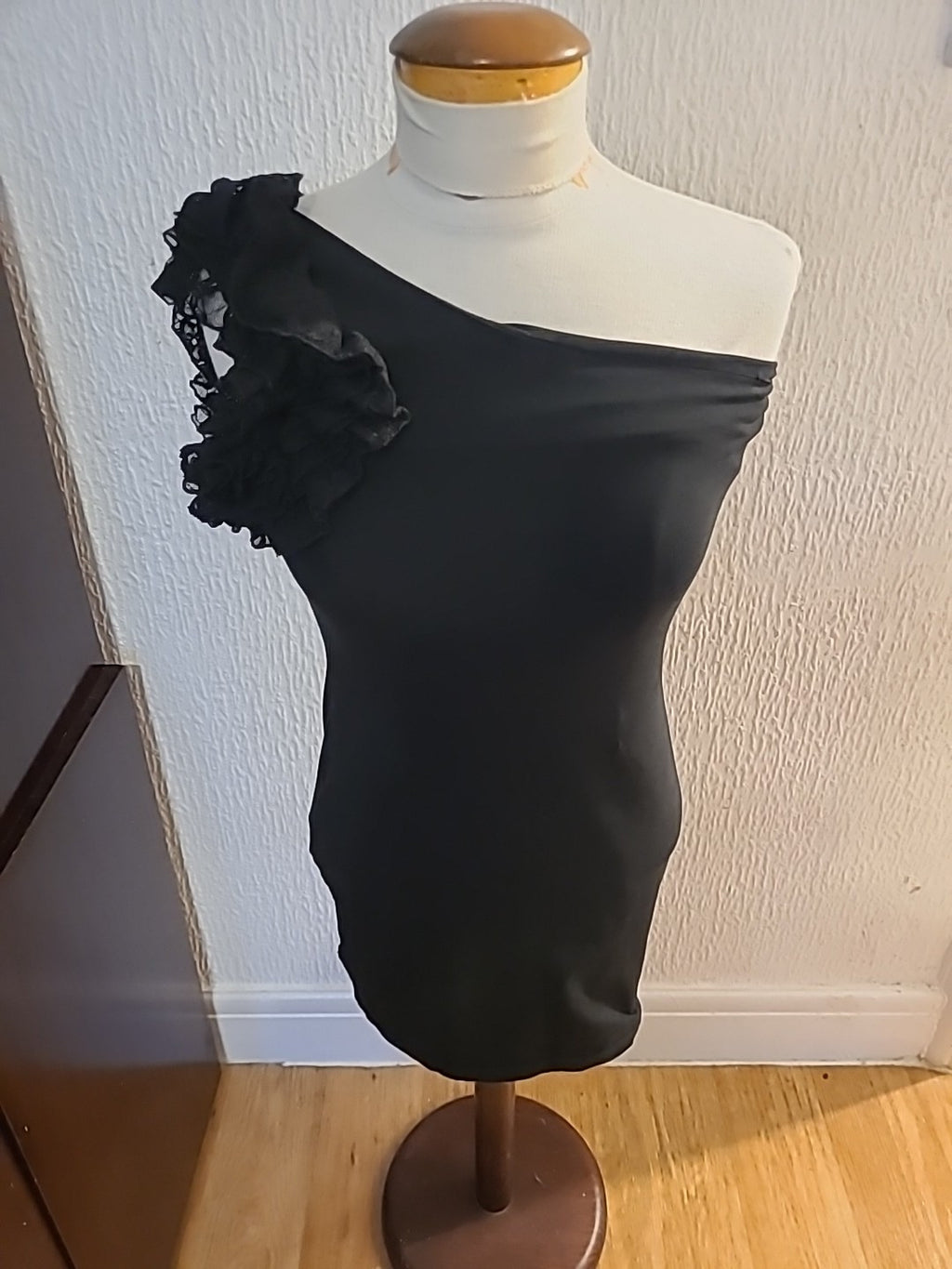 Ladies AX Paris 12 Black Ruffle Shoulder Dress