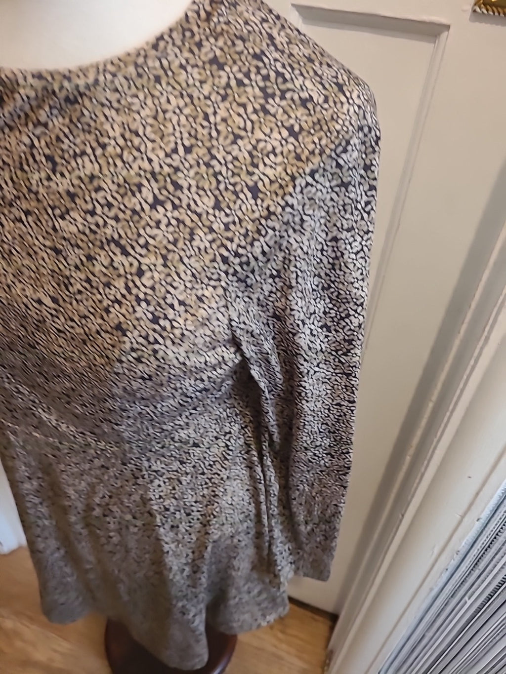 Ladies Primark Size Medium 12-14 Green And Black Floral Long Sleeved Dress