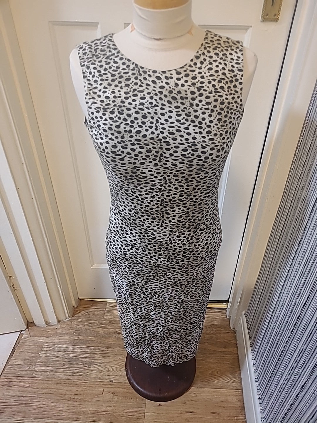 Ladies Limited Edition Size 8 Zebra Print Sleeveless Lined Dress