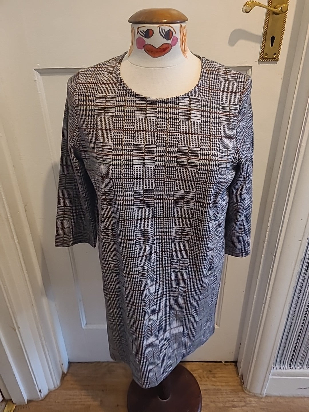 Ladies Tu 12 Grey Navy White Check Long Sleeve Long Blouse
