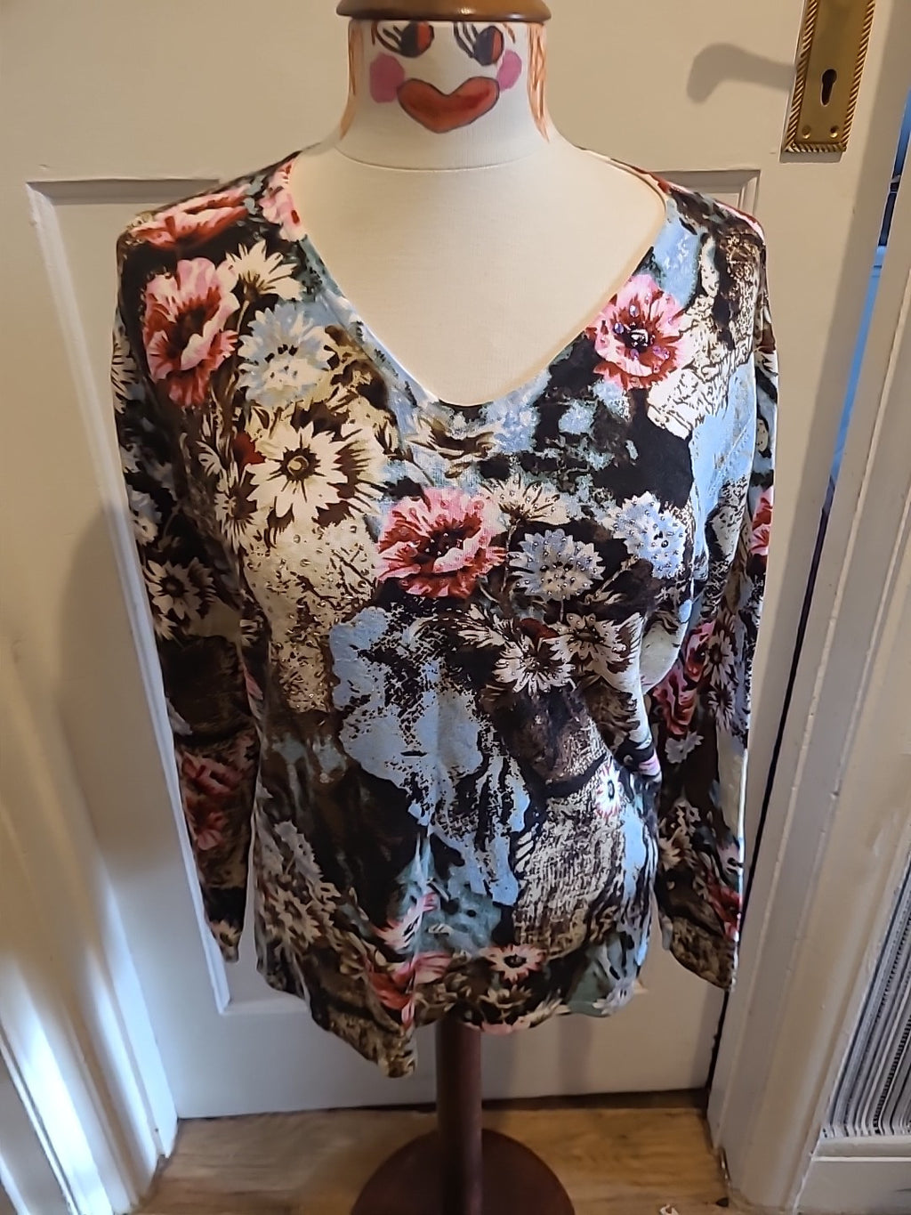 Ladies Punt Roma Size Medium Multi Coloured Floral Long Sleeved Blouse
