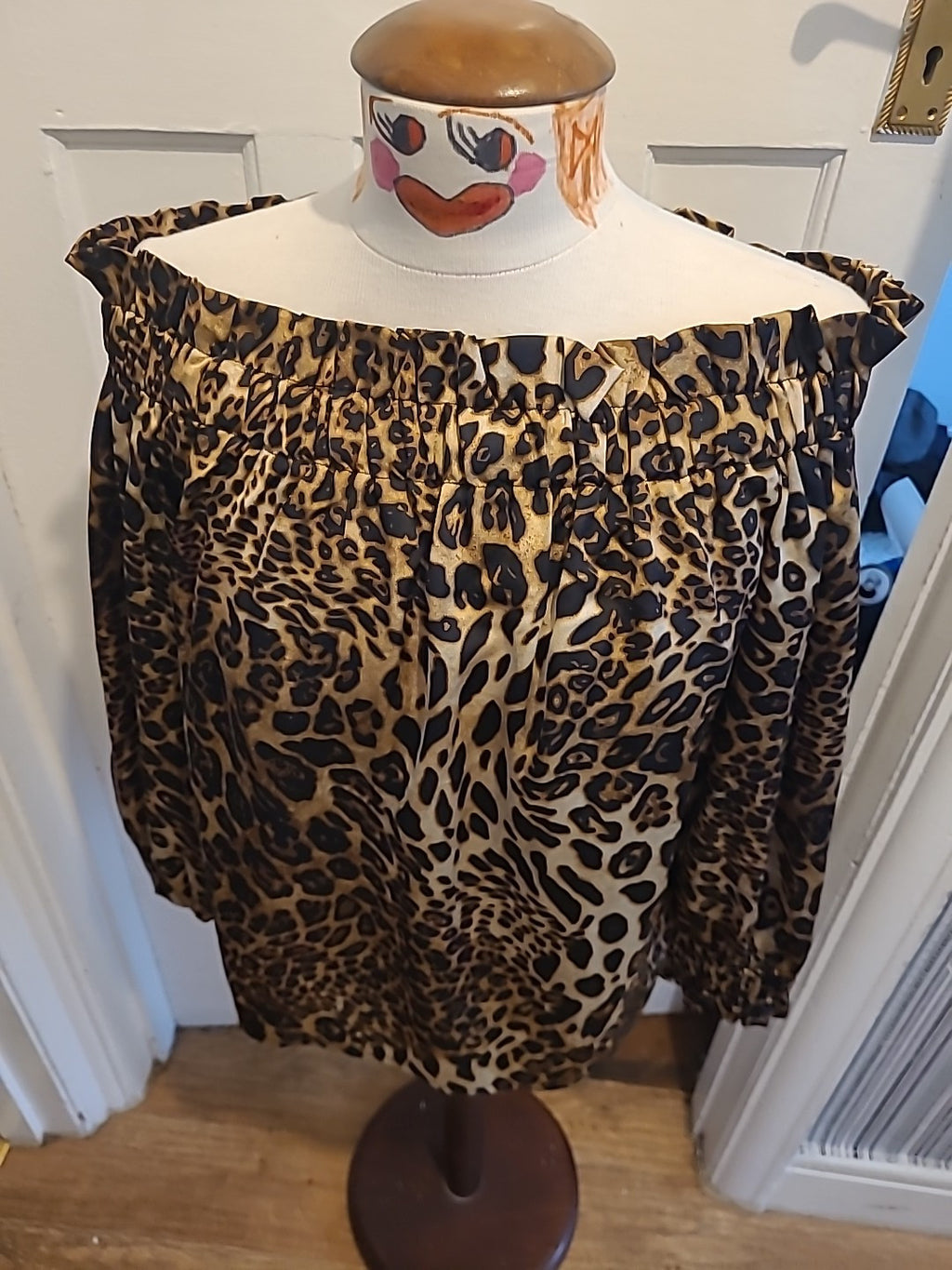 Ladies Jessica Wright Size Small Leopard Print Elasticated Hem Long Sleeved Top