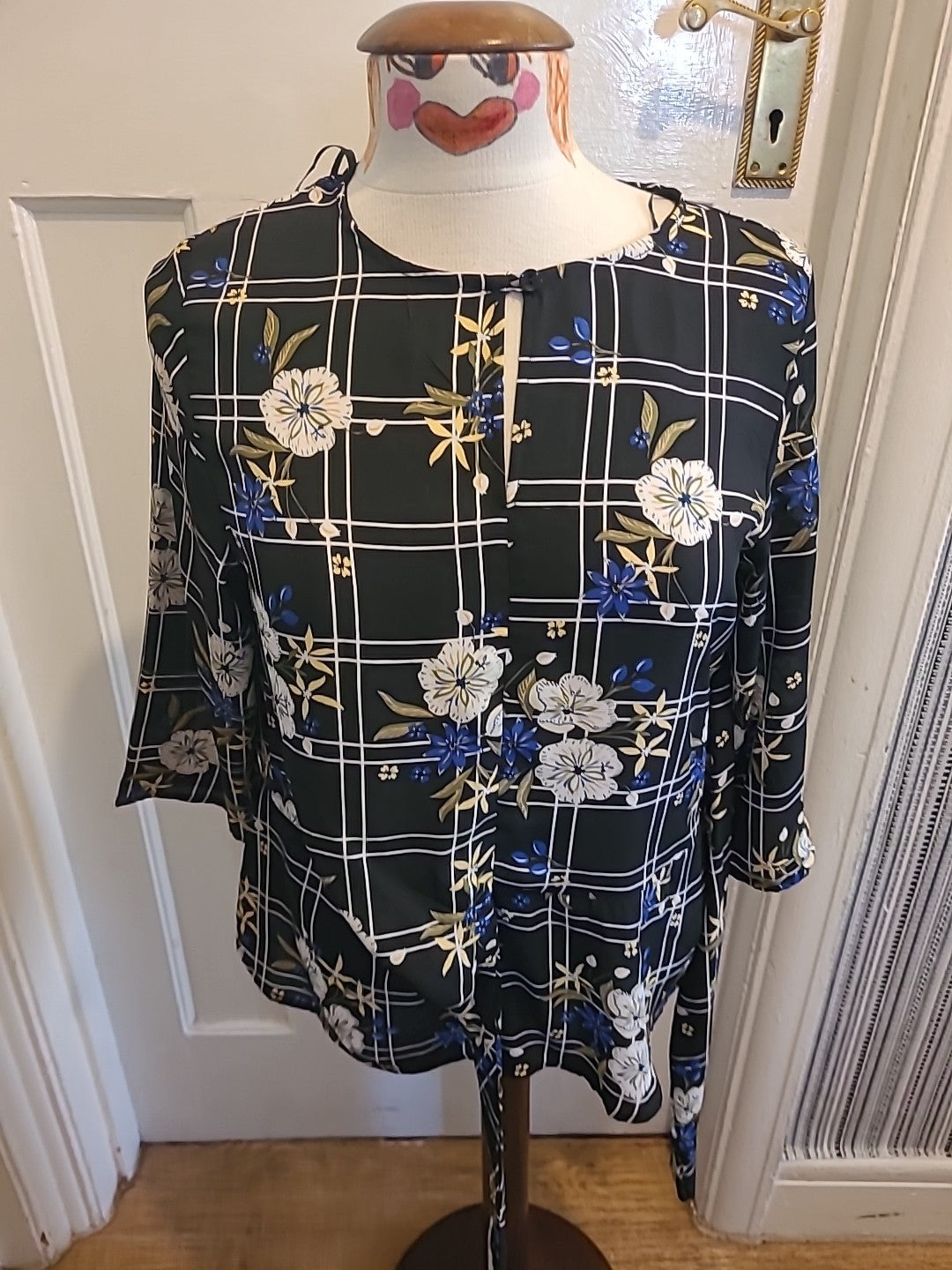 Ladies Peacocks Size 10 Black Blue White Floral Mid Sleeved Blouse