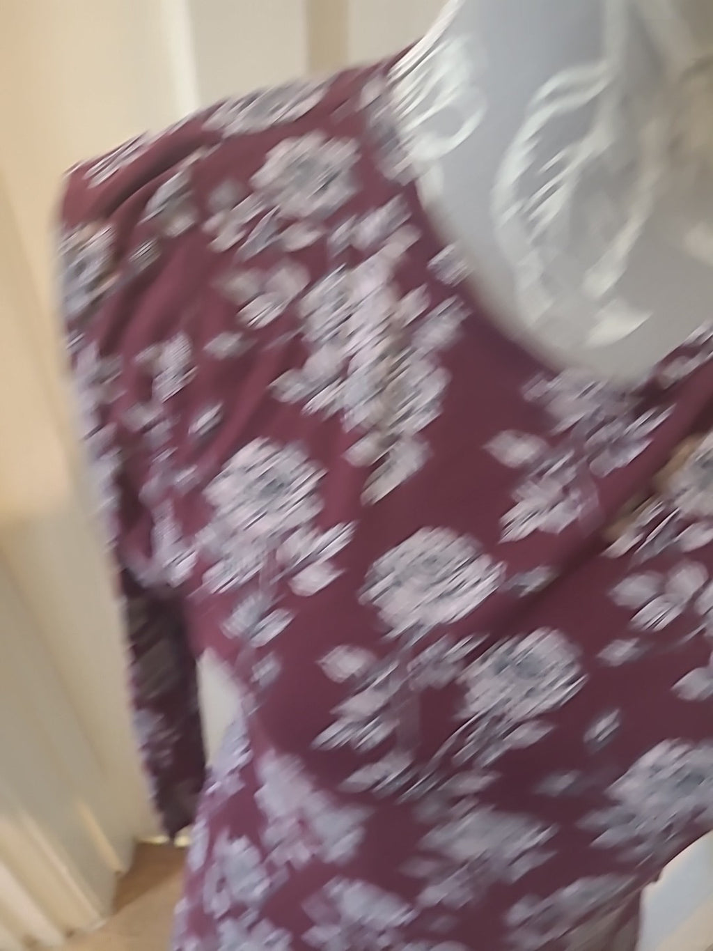 Ladies Peacocks Size 12 Purple Floral Long Sleeved Blouse