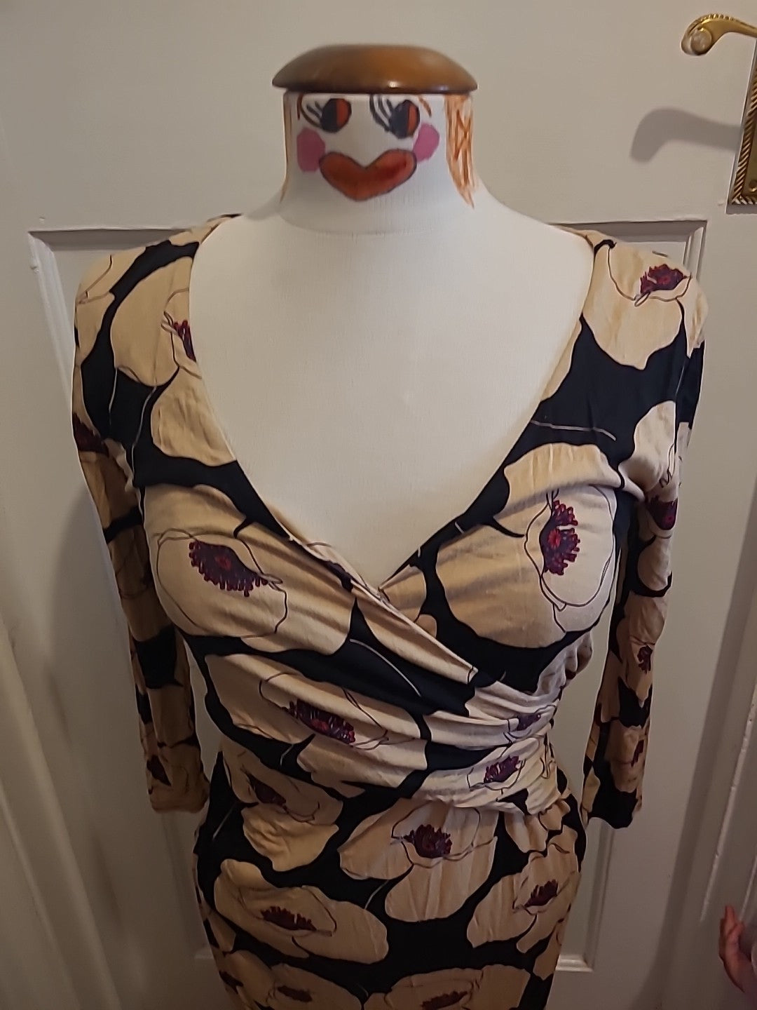 Ladies Phase Eight Size 8 Beige Black Floral Mid Sleeved Dress