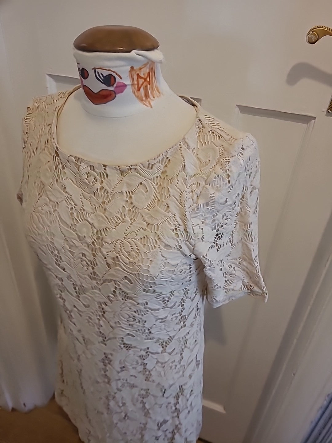 Ladies Wallis Medium Cream Lace Lined Short Sleeved Dress