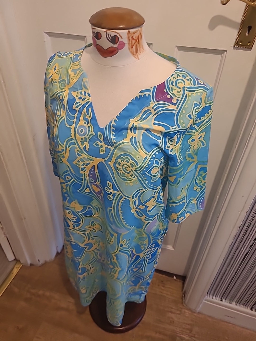 Ladies Unbranded Size Small  Blue/Yellow/ Green Short Sleeve Dress
