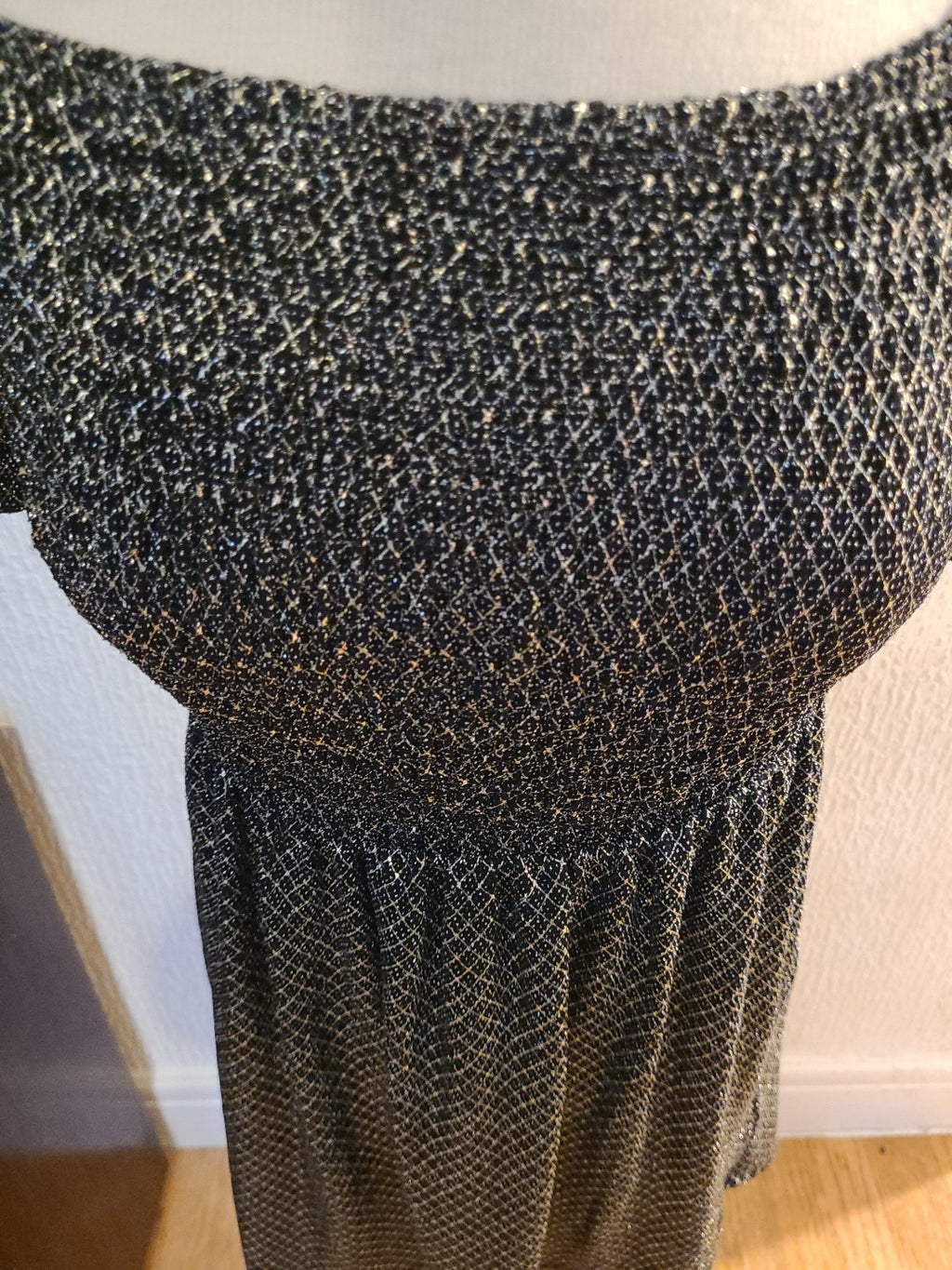 Ladies Topshop Size 6 Silver Sparkle Short Sleeved Short Dress