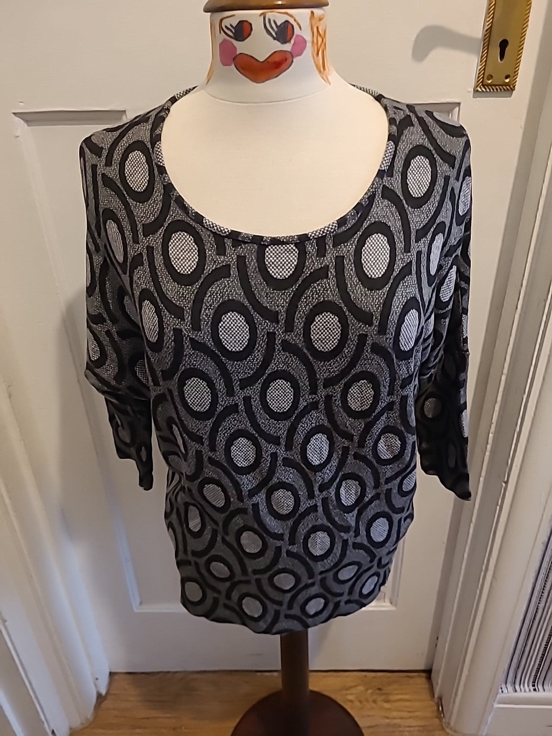 Ladies Luca Vanucci Size Medium Grey/black/white Mid Sleeved Blouse