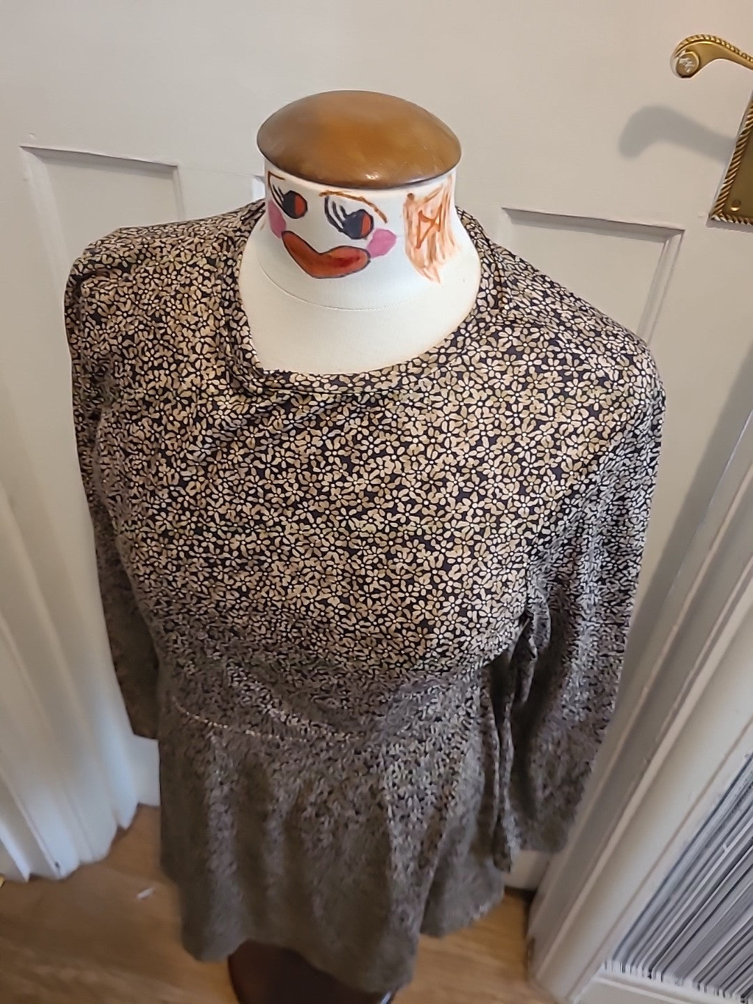 Ladies Primark Size Medium 12-14 Green And Black Floral Long Sleeved Dress