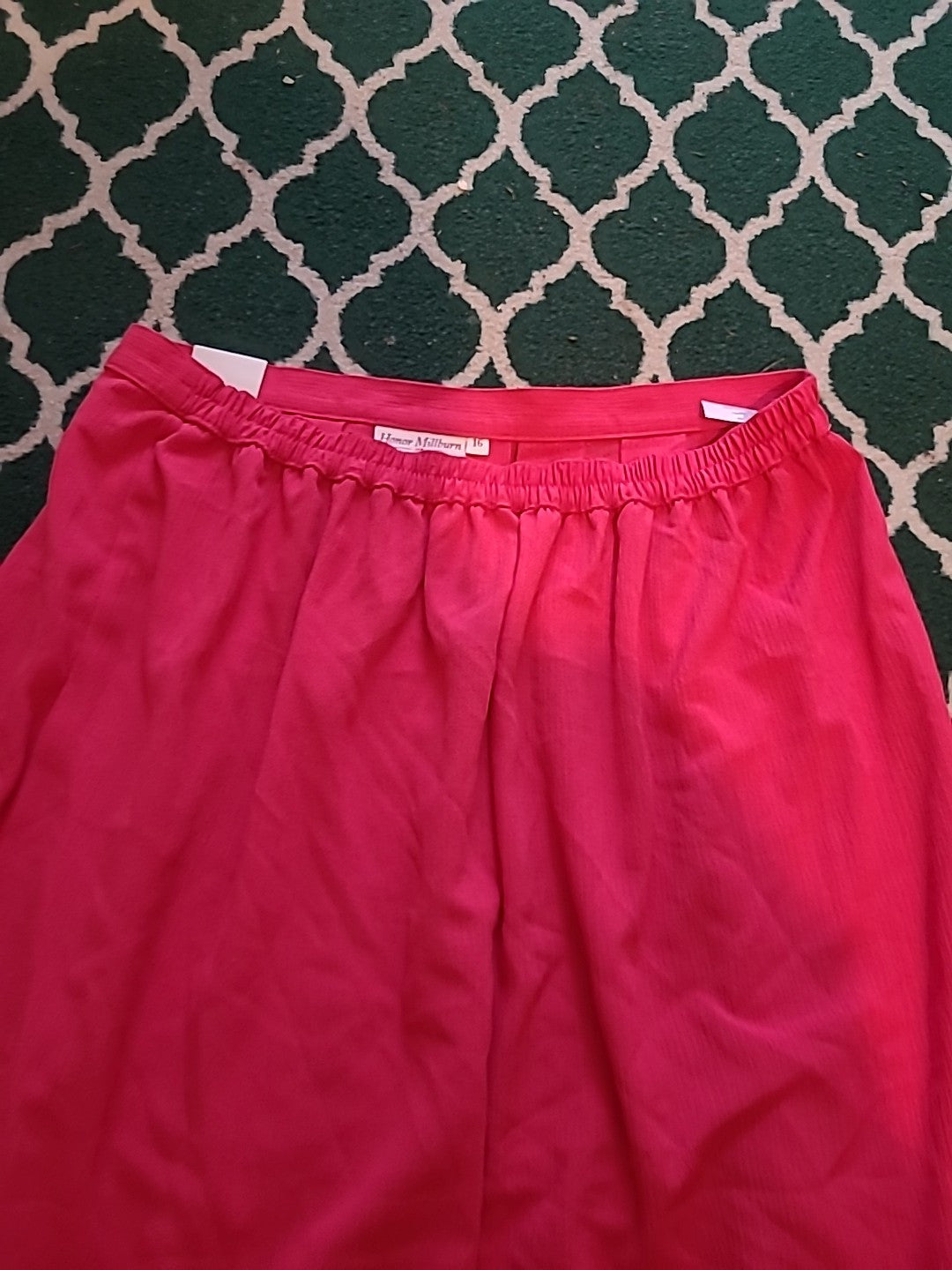 Brand New Tagged Ladies Honor Millburn Size 16 Pink Pleated Long Skirt
