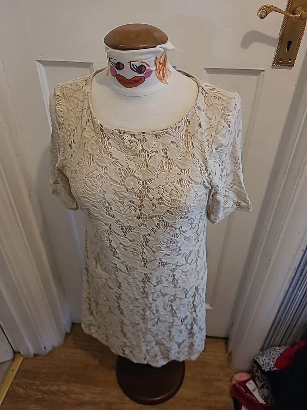Ladies Wallis Medium Cream Lace Lined Short Sleeved Dress