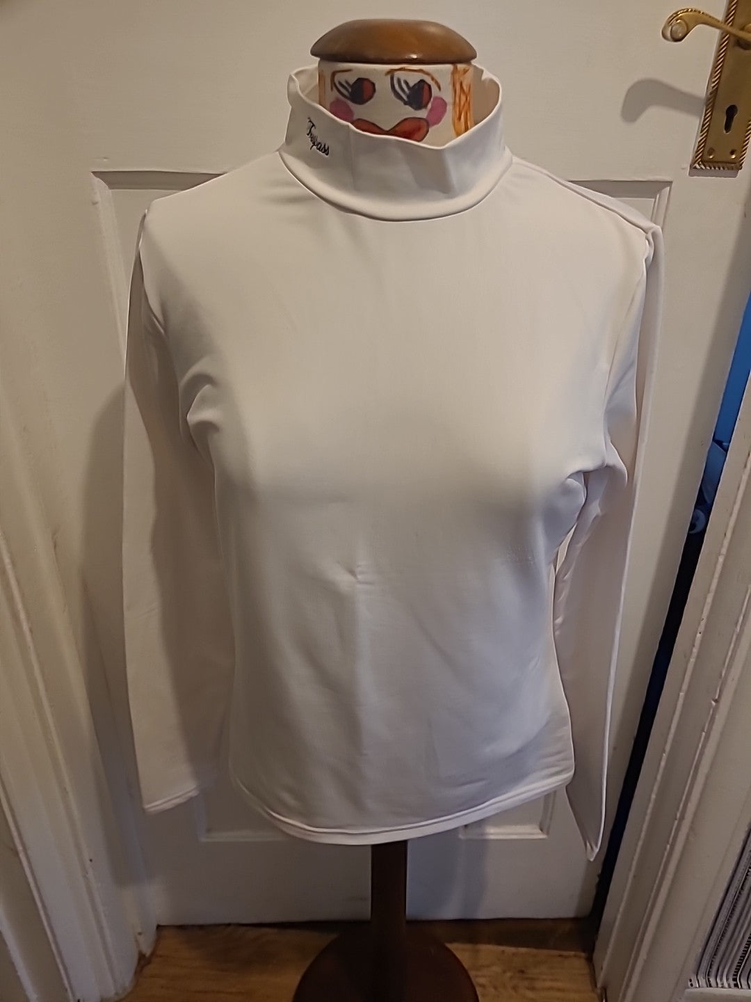 Mens Trespass Size XL White Long Sleeved Under Armour