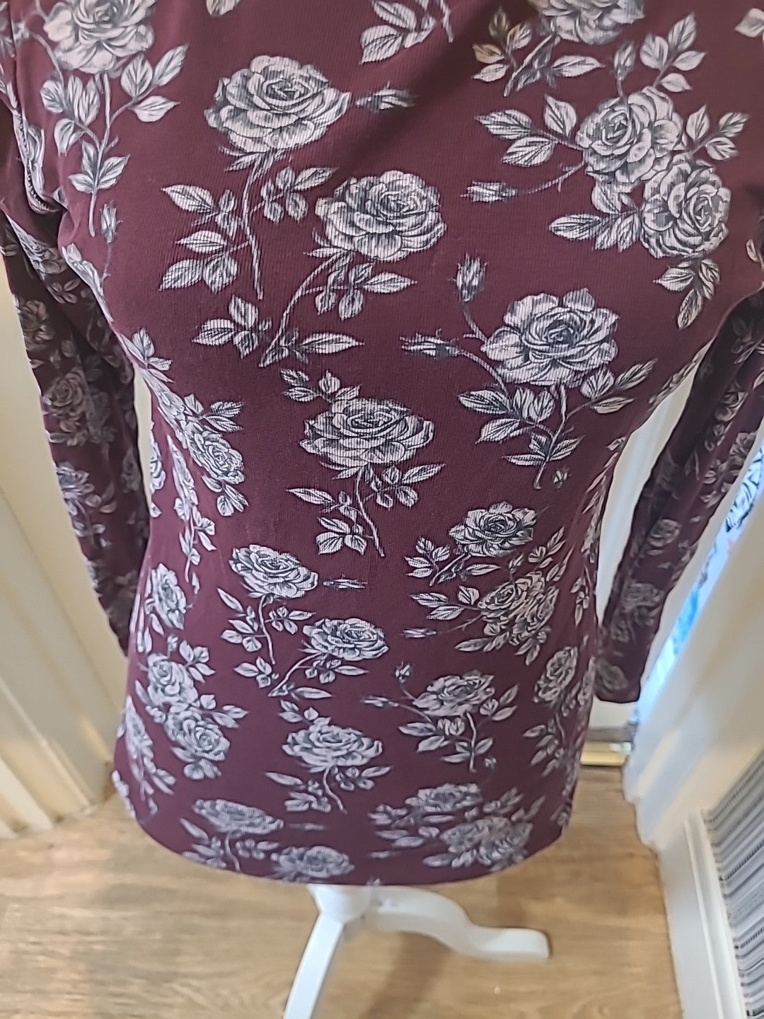 Ladies Peacocks Size 12 Purple Floral Long Sleeved Blouse