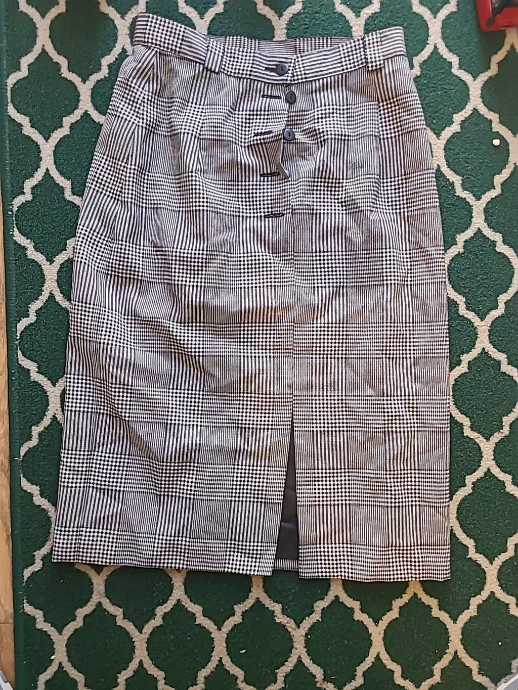 Ladies Miss Twen Size Small Black/White Check Skirt
