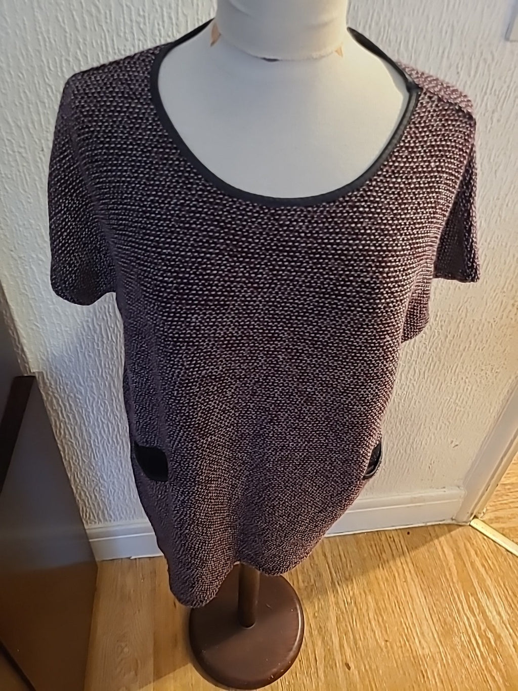 Ladies Apricot S/M Purple Fleck Short Sleeved Dress
