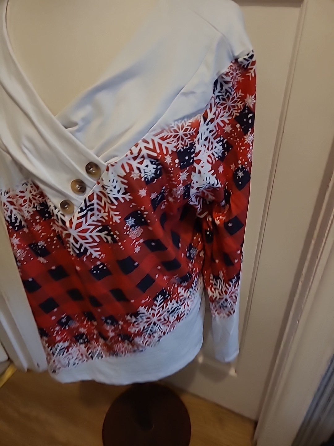 Ladies 2xl Red And White Xmas Long Sleeved Blouse