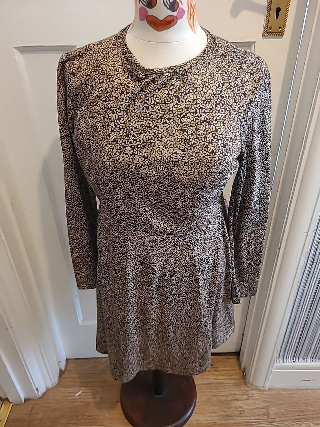 Ladies Primark Size Medium 12-14 Green And Black Floral Long Sleeved Dress