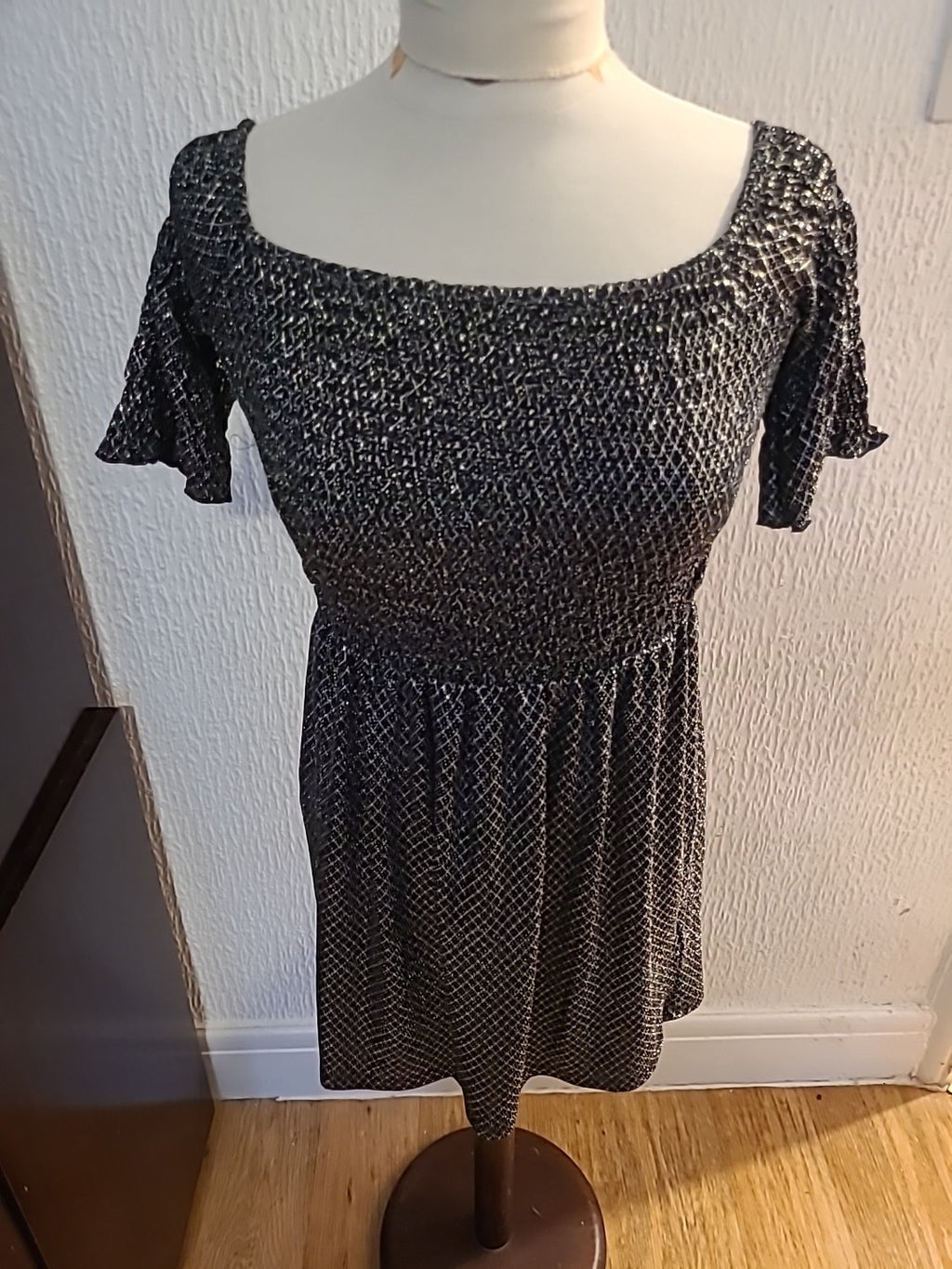 Ladies Topshop Size 6 Silver Sparkle Short Sleeved Short Dress