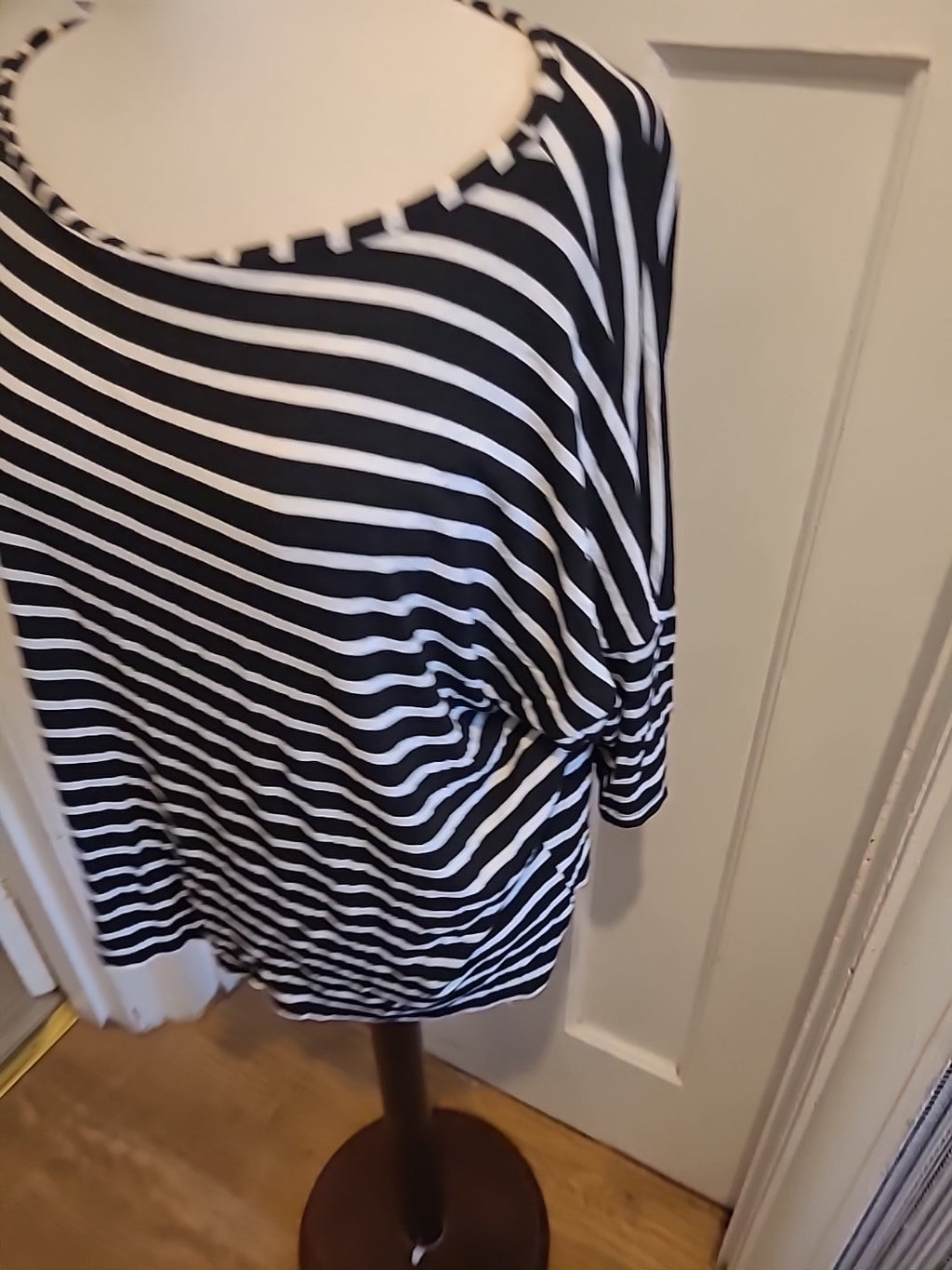 Ladies New Look Size 10 Black White Striped Mid Sleeved Tshirt