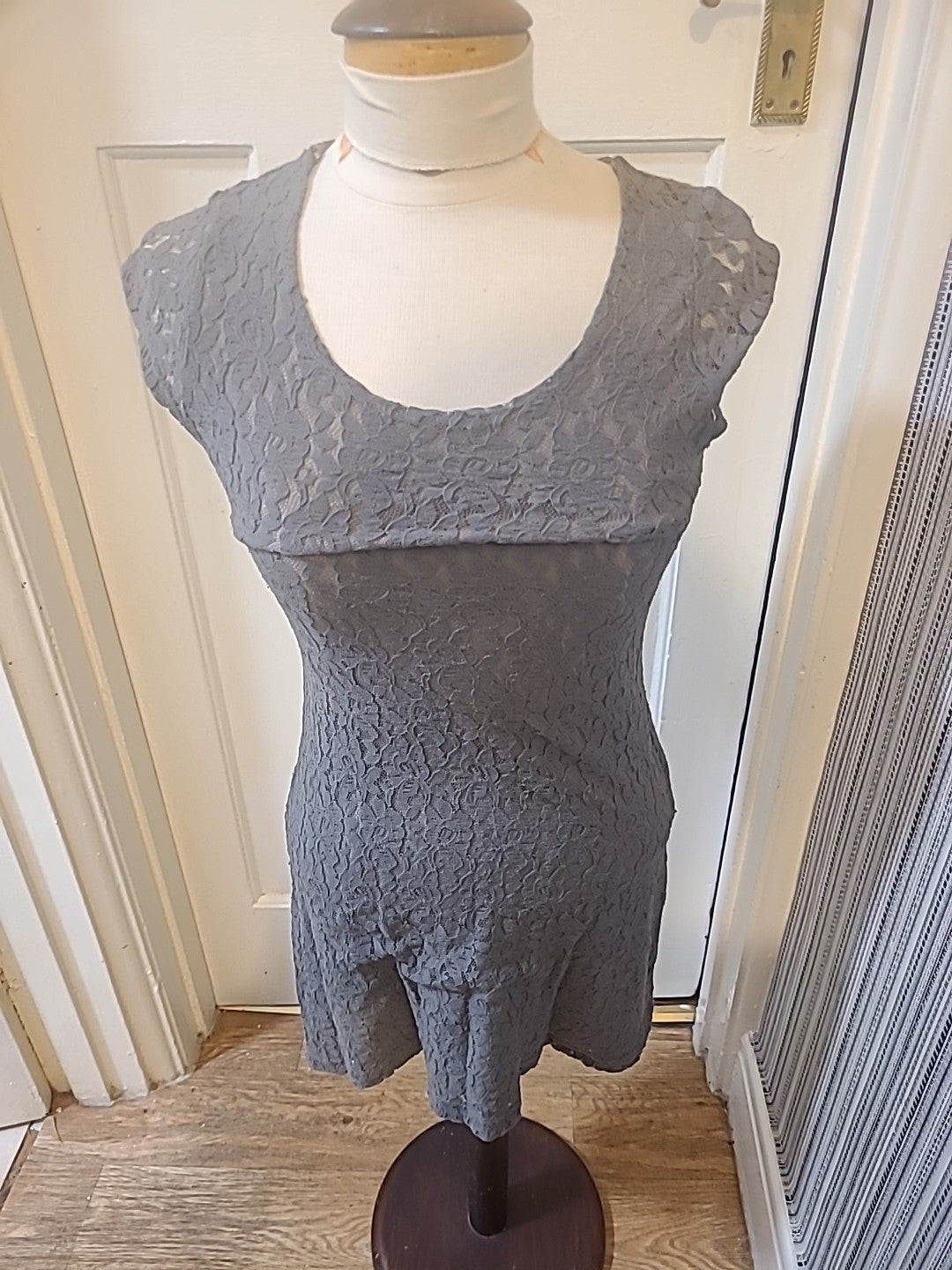 Ladies Select Size 10 Grey Cap Sleeved Dress